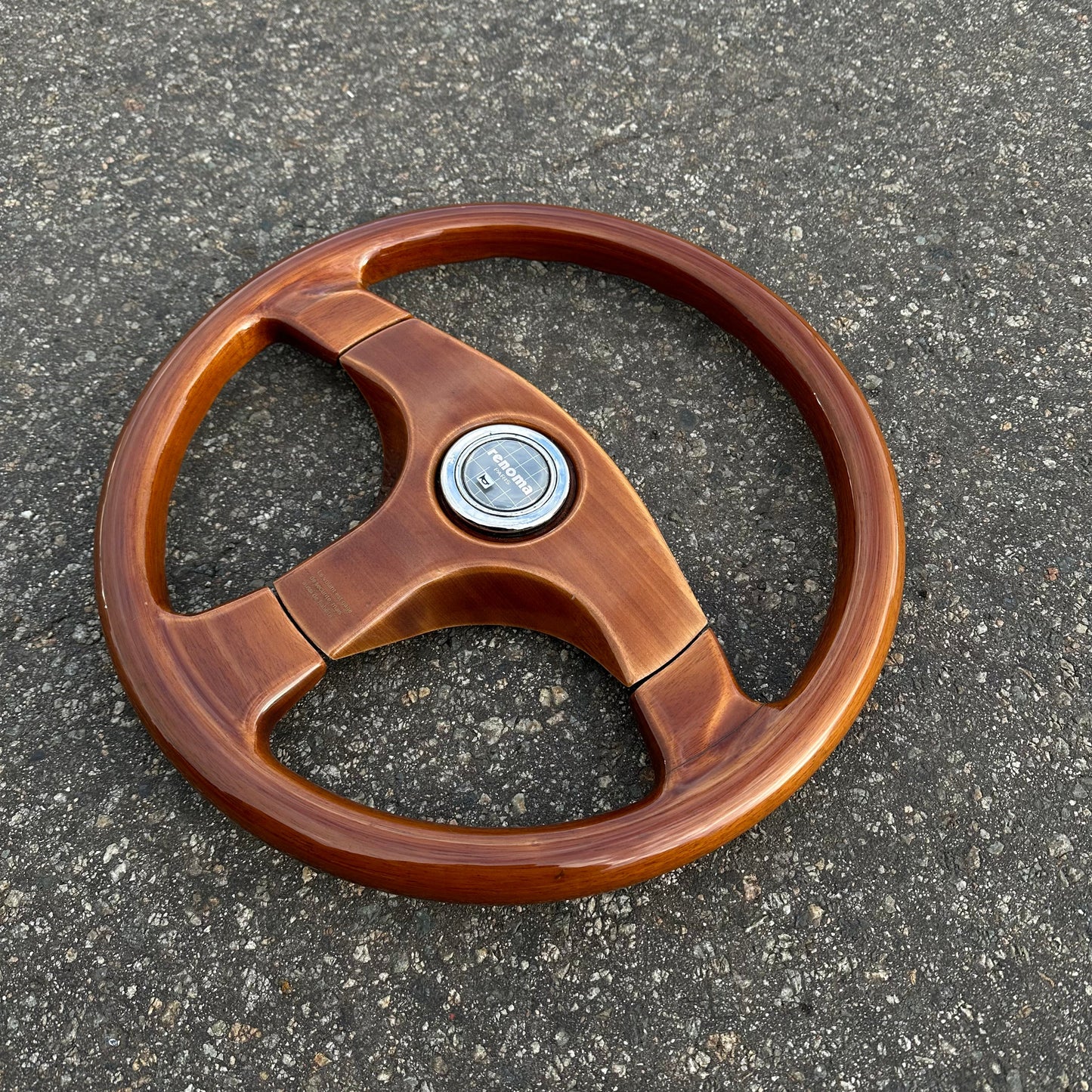 Renoma Tri Spoke Wood Grain Steering Wheel