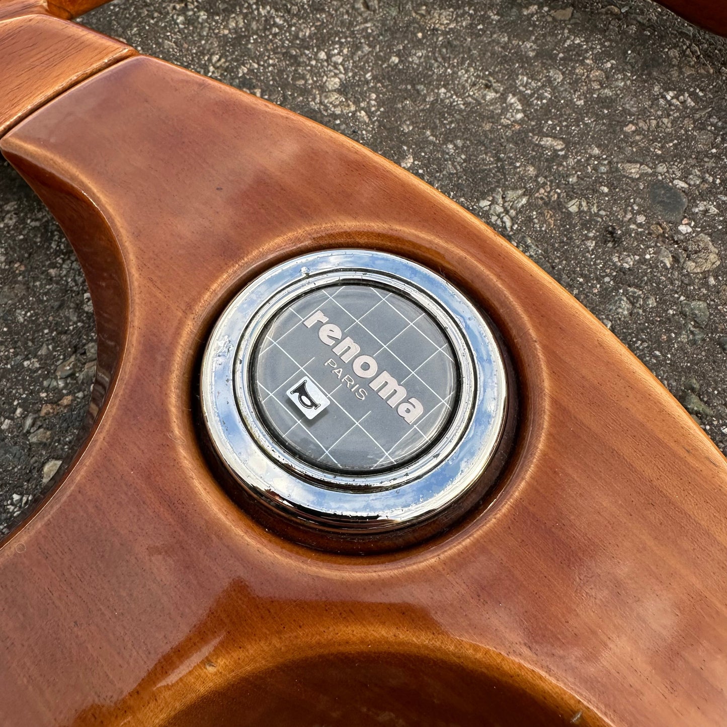 Renoma Tri Spoke Wood Grain Steering Wheel