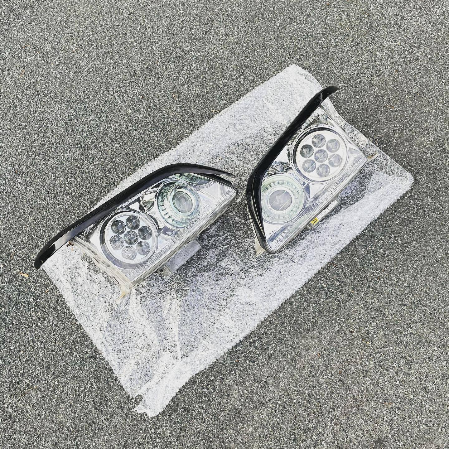 Junction Produce Eyelids